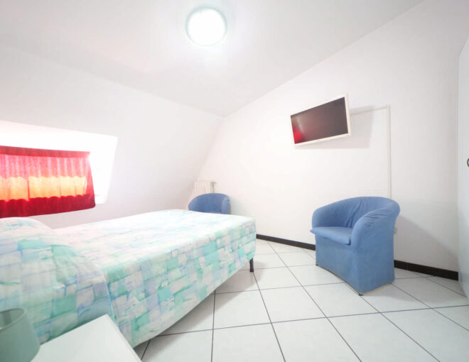 Camera con letto matrimoniale